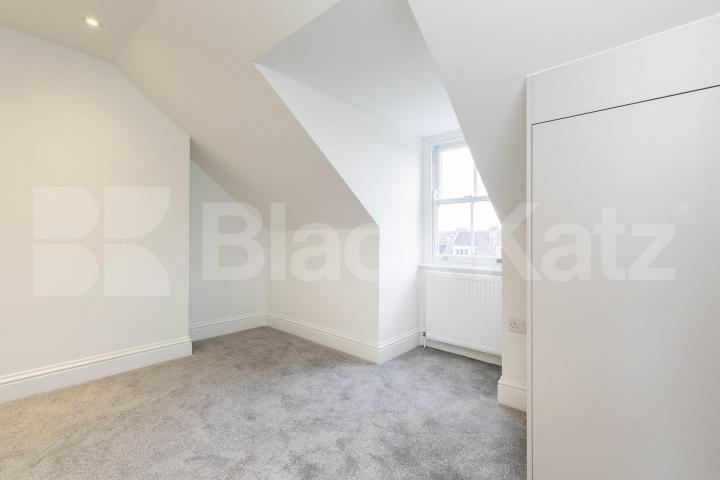 Newly refurbished 2 bedroom plus study / Guest room split over 2 floors Stroud Green Road, Stroud Green